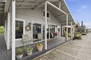 535 NE Bridgeton Rd, Portland, OR 97211 - Photo 2