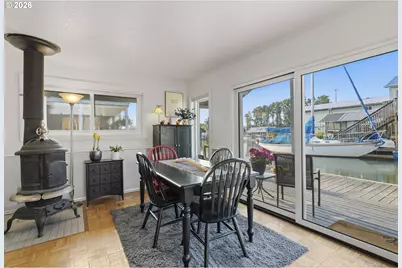 535 NE Bridgeton Rd #5, Portland, OR 97211 - Photo 6
