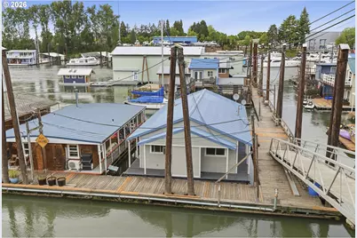 535 NE Bridgeton Rd #5, Portland, OR 97211 - Photo 4