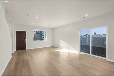 448 SW 32nd St, Battle Ground, WA 98604 - Photo 2