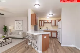1487 NE Four Seasons Dr, Roseburg, OR 97470 - Photo 10
