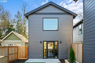 4234 SE Yamhill St, Portland, OR 97215 - Photo 2