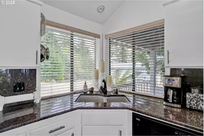 88616 Ocean View Ln, Florence, OR 97439 - Photo 16