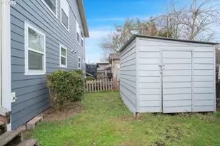 215 Smith Loop, Springfield, OR 97478 - Photo 6