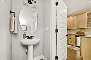 7955 N Courtenay Ave, Portland, OR 97203 - Photo 16