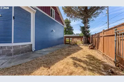 2206 Marion St, North Bend, OR 97459 - Photo 46