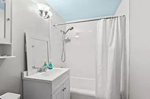 233 Howard Ave, Eugene, OR 97404 - Photo 14