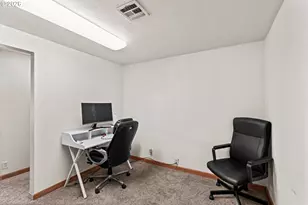 233 Howard Ave, Eugene, OR 97404 - Photo 18