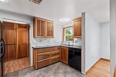 233 Howard Ave, Eugene, OR 97404 - Photo 10