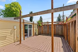 233 Howard Ave, Eugene, OR 97404 - Photo 38