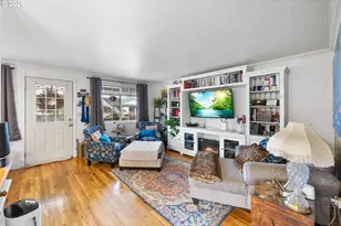 300 W Clackamas Cir, Woodburn, OR 97071 - Photo 8