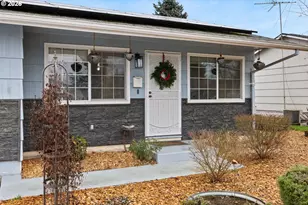 300 W Clackamas Cir, Woodburn, OR 97071 - Photo 2