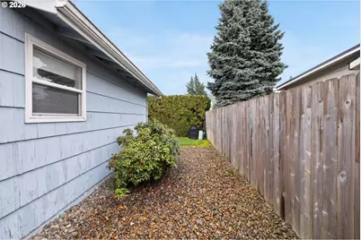 300 W Clackamas Cir, Woodburn, OR 97071 - Photo 30