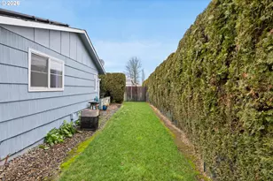 300 W Clackamas Cir, Woodburn, OR 97071 - Photo 32