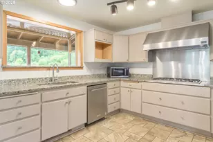 15755 Hwy 36, Deadwood, OR 97430 - Photo 26