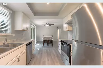 15840 SW Sunset Ct, Sherwood, OR 97140 - Photo 8