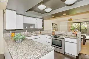 9 Britten Ct, Lake Oswego, OR 97035 - Photo 8