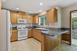 2520 SW Miles St, Portland, OR 97219 - Photo 8