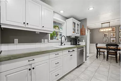 7515 SE 103rd Ave, Portland, OR 97266 - Photo 12