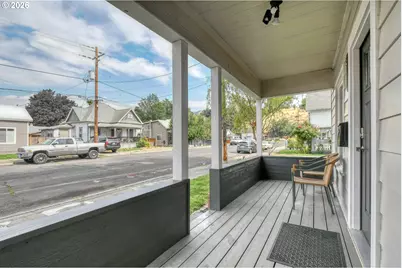 611 SW 4th St, Pendleton, OR 97801 - Photo 4