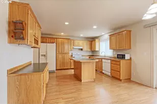2215 NE 96th Way, Vancouver, WA 98665 - Photo 2