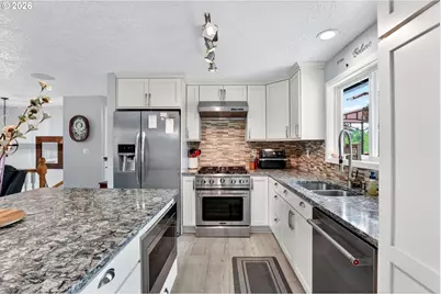 20821 SE Lansing Ln, Damascus, OR 97089 - Photo 14