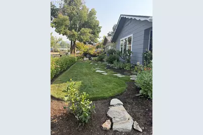 2350 Fillmore St, Eugene, OR 97405 - Photo 2