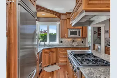 9718 NW Skyview Dr, Portland, OR 97231 - Photo 16