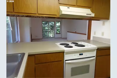 5901 SW Karla Ct, Portland, OR 97239 - Photo 4