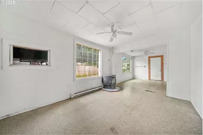810 Johnson Ave, Cottage Grove, OR 97424 - Photo 4