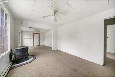 810 Johnson Ave, Cottage Grove, OR 97424 - Photo 10