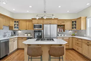 8452 NW Timber Ridge Ct, Portland, OR 97229 - Photo 8