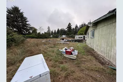 91031 Libby Ln, Coos Bay, OR 97420 - Photo 4