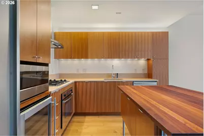 836 S Curry St #706, Portland, OR 97239 - Photo 14