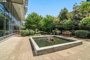 836 S Curry St, Portland, OR 97239 - Photo 28