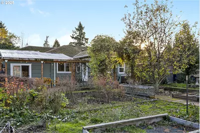 10361 NE Sacramento St, Portland, OR 97220 - Photo 40