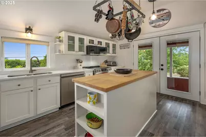 8918 SW Grabhorn Rd, Beaverton, OR 97007 - Photo 10