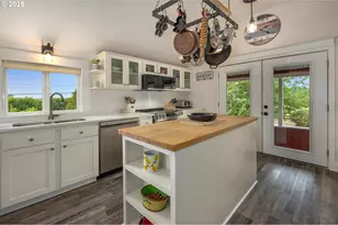 8918 SW Grabhorn Rd, Beaverton, OR 97007 - Photo 10