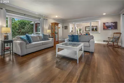 8918 SW Grabhorn Rd, Beaverton, OR 97007 - Photo 4