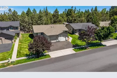 726 NE Savannah Dr, Bend, OR 97701 - Photo 18