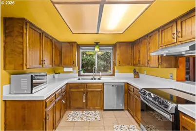 1111 NW Satara Ct, Salem, OR 97304 - Photo 14