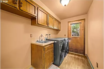 1111 NW Satara Ct, Salem, OR 97304 - Photo 20