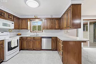 1145 NW Sunnywood Ct, McMinnville, OR 97128 - Photo 14