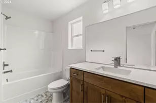 5913 NE 70th St, Vancouver, WA 98661 - Photo 18