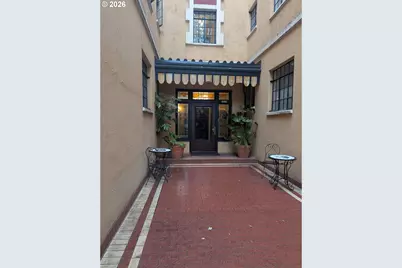 2829 SE Belmont St #305, Portland, OR 97214 - Photo 2