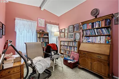 2512 Maia Loop, Springfield, OR 97477 - Photo 24