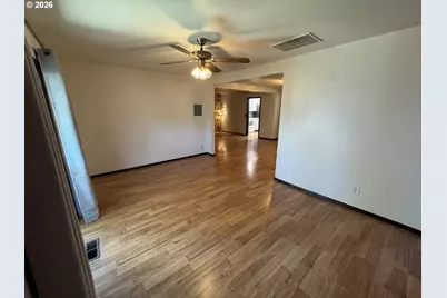845 W Rose St, Lebanon, OR 97355 - Photo 10