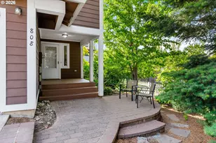 808 9th St, Hood River, OR 97031 - Photo 2