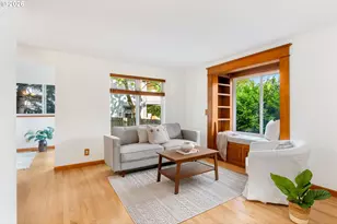 808 9th St, Hood River, OR 97031 - Photo 4