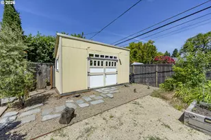 2889 Van Ave, Eugene, OR 97401 - Photo 38